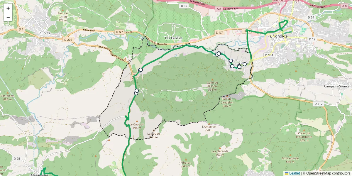 Carte du réseau de transport en commun à La Celle - lignes de bus et arrêts