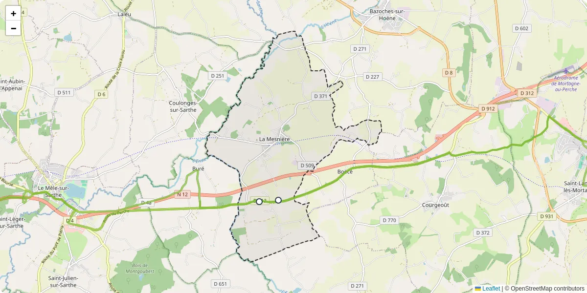 Carte du réseau de transport en commun à La Mesnière - lignes de bus et arrêts