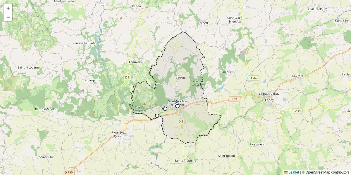 Carte du réseau de transport en commun à Saint-Nicolas-du-Pélem - lignes de bus et arrêts